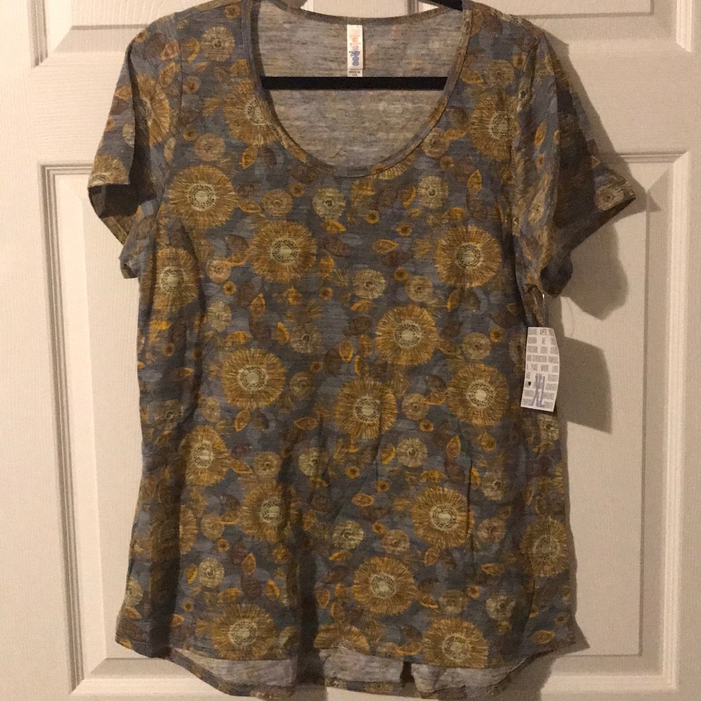 🎉 3/$20 Classic Tee.